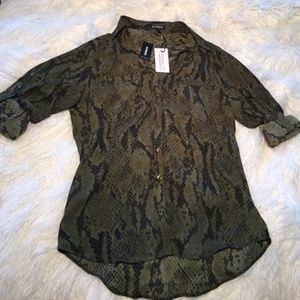 Express- Woman's Convertible Long Sleeve Blouse